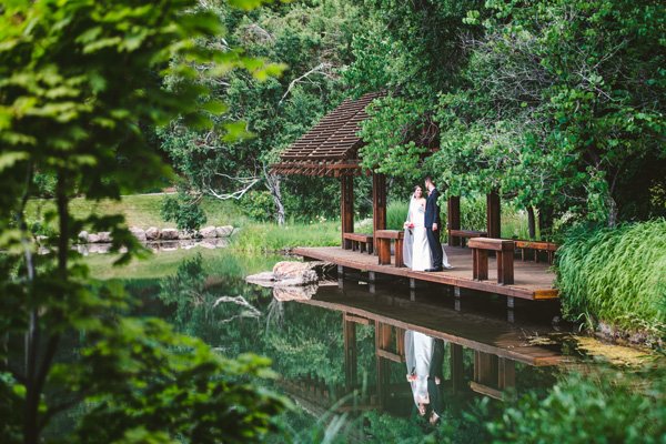 Couple gets married at the Red Butte Gardens in Utah.